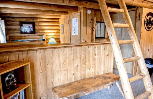 Bigfork Hotel | Experience Montana Cabins - Cowboy #5