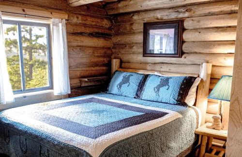 Bigfork Hotel | Experience Montana Cabins - Cowboy #5