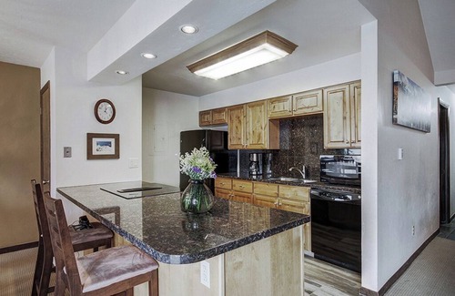 Historic District Condo | Experience mountain living in Park Place 304C, a 2BR Breckenridge condo for up to 8 guests.
