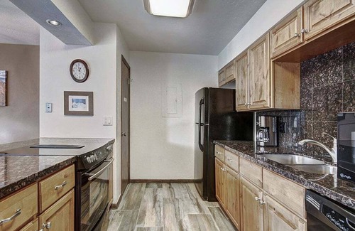 Historic District Condo | Experience mountain living in Park Place 304C, a 2BR Breckenridge condo for up to 8 guests.