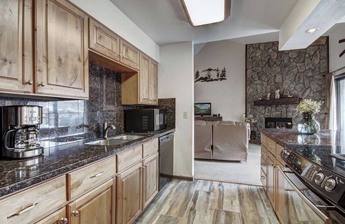 Historic District Condo | Experience mountain living in Park Place 304C, a 2BR Breckenridge condo for up to 8 guests.