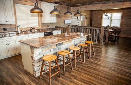 Gatlinburg Cabin | Experience Panoramic Views of the Smokies Updated September Rates! BOOK NOW!