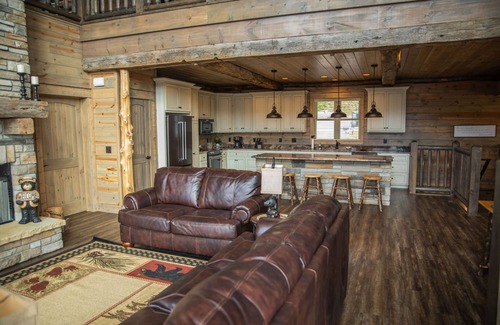 Gatlinburg Cabin | Experience Panoramic Views of the Smokies Updated September Rates! BOOK NOW!