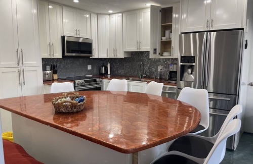 Kihei Condo | Experience paradise! Kihei's beachfront 3-bedroom condo, with vehicle.