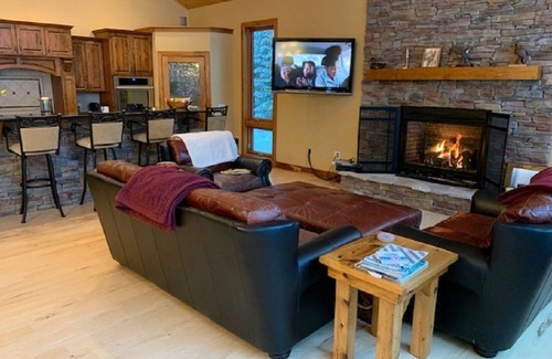 Boulder Junction House | Experience serenity relaxing in this single family home on the Manitowish Chain