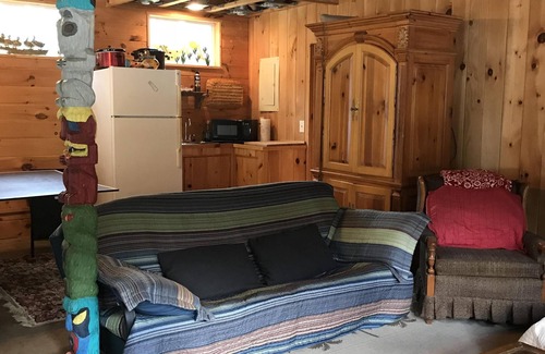 Austral House | Experience serene Hiwassee River just 5 mins away