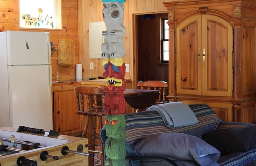 Austral House | Experience serene Hiwassee River just 5 mins away