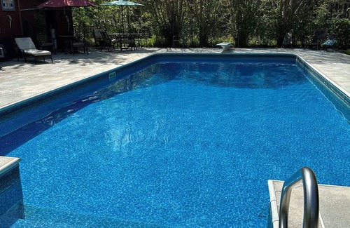 Austral House | Experience serene Hiwassee River just 5 mins away