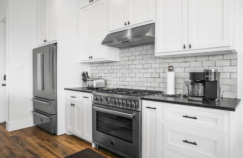Graford House | Experience Serene Lakeside Living at Heavenly Views of Hell's Gate! BRAND NEW