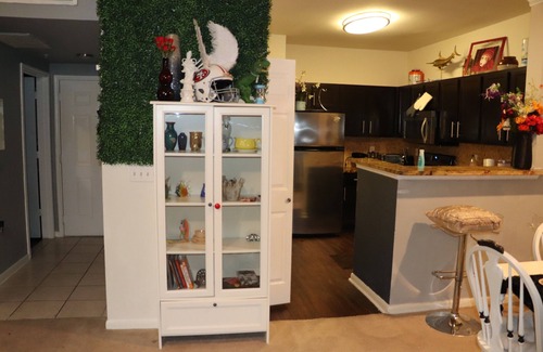 Gulfton Apartment | Experience the best of city living in our modern and stylish apartment