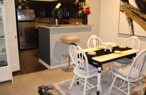 Gulfton Apartment | Experience the best of city living in our modern and stylish apartment
