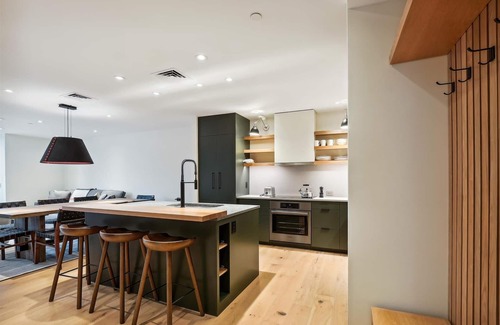 Stowe Area Condo | Experience the cozy charm of the Treehouse at Spruce Peak!