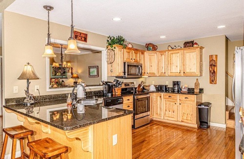 Bryson City Cabin | Experience the serene mountain views at Bruins Den!