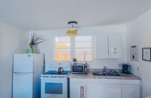 Bradenton Beach Cottage | Experience the passion of hospitality, cleaning, and good location!