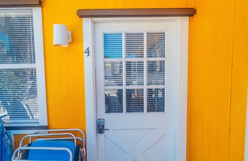 Bradenton Beach Cottage | Experience the passion of hospitality, cleaning, and good location!
