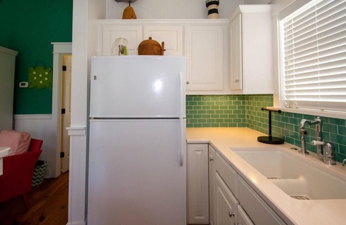 Saint Helena Island Cottage | Experience the Ultimate Beach/Golf Getaway at Firefly Shack - Charming Cottage