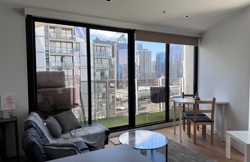 Docklands Apartment | "Experience the vibrant lifestyle next to Marvel Stadium at Docklands Harbour"