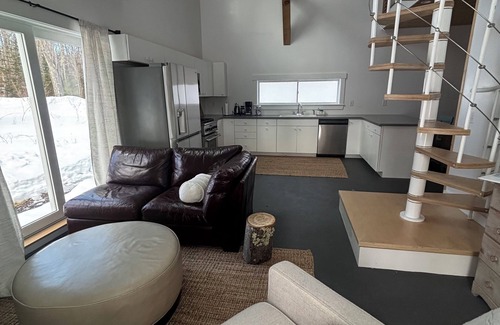 Boothbay House | Experience this stylish and unique stay just 8 minutes from Boothbay Harbor.