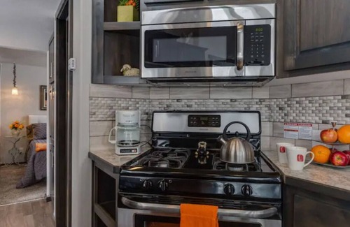 Rea Cottage | Experience Tiny Home living near Yellowstone