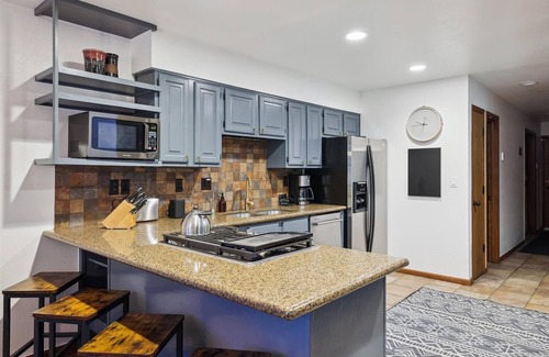 Frisco House | Experience Twins Getaway at Meadow Creek with pool table and hot tub.