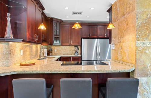 Lauderdale-by-the-Sea House | Experience the ultimate in luxury living at this stunning 3-bedroom, 2-bathroom home