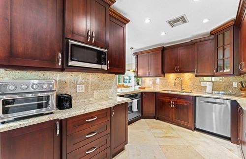 Lauderdale-by-the-Sea House | Experience the ultimate in luxury living at this stunning 3-bedroom, 2-bathroom home