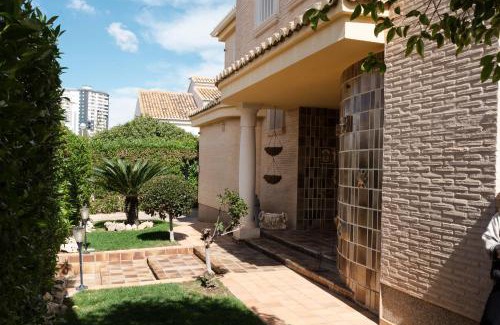 Puig Villa | Experience Valencia Luxury Chalet Puig Val con piscina