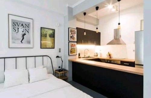Athens City Centre Apartment | Explore a New Arts District from a Hip Studio Flat