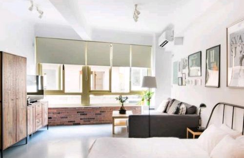 Athens City Centre Apartment | Explore a New Arts District from a Hip Studio Flat