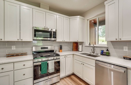 Meadow Lakes Apartment | Explore Alaskas Playground: Modern Wasilla Escape