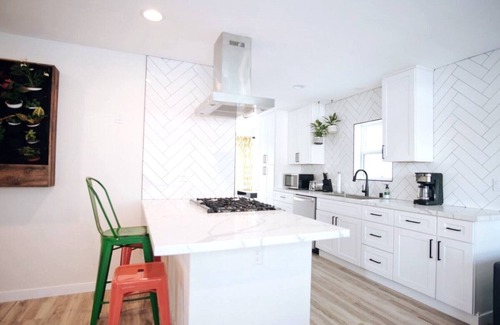 Bay Park House | Explore Beaches & Bike Paths from a Boutique Home