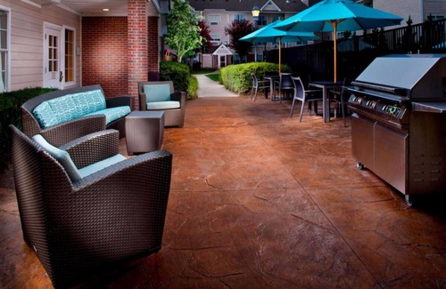 Homewood Apartment | Explore Birmingham's Best! Pet-Friendly, Free Breakfast!