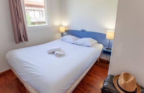 Cassen House | Explore Cassen! Private Kitchenette, Free Parking, Onsite Pool