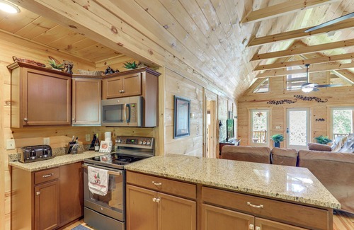 Frank Cottage | Explore Linville Falls: Cabin w/ Game Room + Deck!