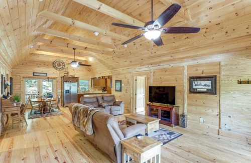 Frank Cottage | Explore Linville Falls: Cabin w/ Game Room + Deck!