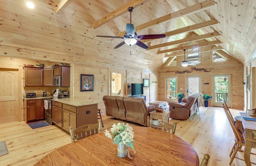 Frank Cottage | Explore Linville Falls: Cabin w/ Game Room + Deck!