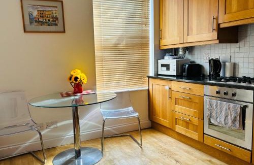 Elephant and Castle Apartment | Explore London