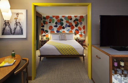 Venice Hotel | Explore More of Venice! Pool w/Jacuzzi, Close to Venice Beach Boardwalk!