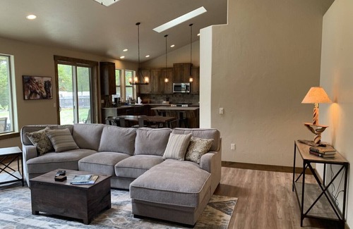 Three Rivers House | Explore Natures Beauty and Stay at Home in the Heart of Oregon's Wonderland
