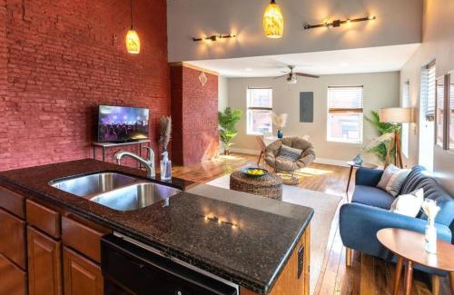 Pendleton Apartment | Explore OTR and Downtown from Broadway Lofts