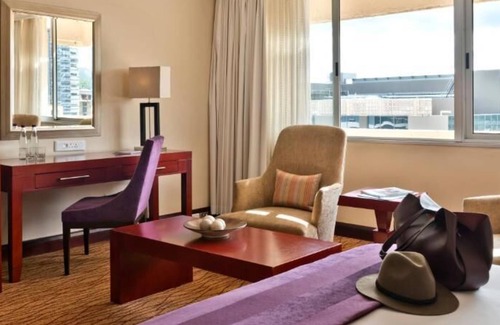 Windhoek Central Apartment | Explore Stunning Views In Namibia: Rooftop Pool, Free Parking! Near to Zoo Park!