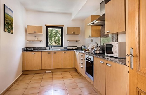 Praia da Luz House | Explore the Atlantic Coastline! Full Kitchen, Swimming Pools, Beach Access!