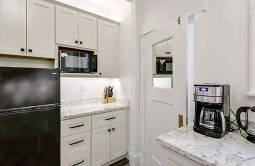 Mission District Apartment | Explore the City from the Beautiful, Victorian, Liberty Hill