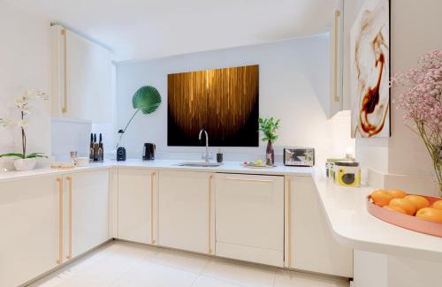Brompton & Hans Town Apartment | Explore the MOST EXQUISITE West-End from a Harrods FAMILY and COUPLE HOME