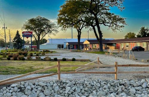 Sandusky Hotel | Explorer Rest & Recreation