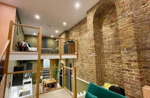 Harringay Apartment | Exposed Brick Flat Finsbury Park