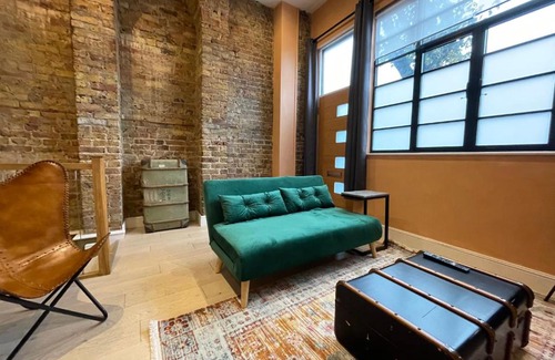 Harringay Apartment | Exposed Brick Flat Finsbury Park