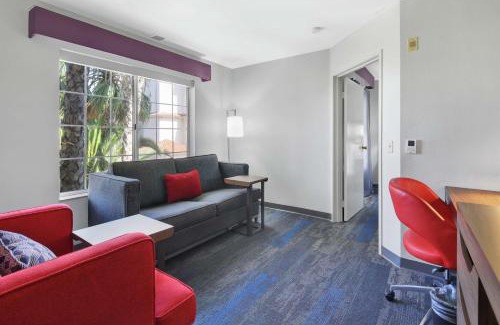Santa Ana Hotel | Express Inn