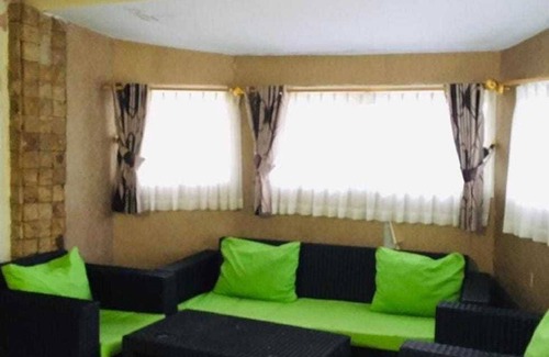 Cipanas Hotel | EXPRESS O 91923 Homestay Zona
