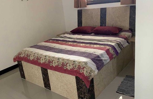 Cipanas Hotel | EXPRESS O 91923 Homestay Zona
